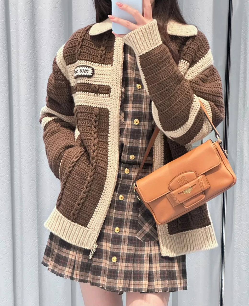 MIU MIU NEW CAME GOOD QUALITY WITH BOX 
90 dhs🇦🇪🇦🇪

Zain295
♥️♥️♥️