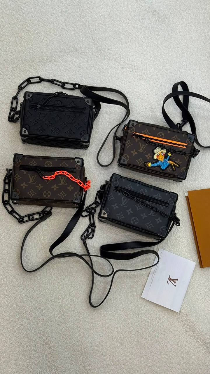 LV 
Master🎁🎁
18Cm With Box
230 dhs✅

Zain131
♥️♥️♥️