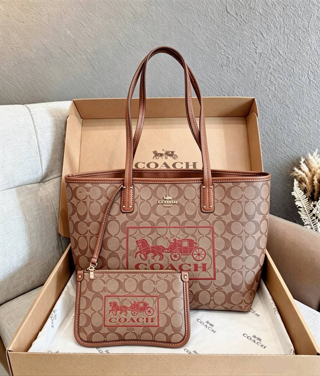 COACH 

NEW CAME 

HIGH QUALITY 

WITH POUCH 
115 dhs🇦🇪🇦🇪

Zain295
Zain17
♥️♥️♥️