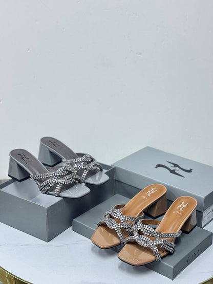 GINA 
size 36 to 41
115 dhs💓

Zain21
♥️♥️♥️
