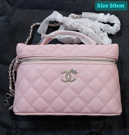 Chanel

Best quality

With box

85 DHS🇦🇪🇦🇪🇦🇪

size 20cm

Zain158
♥️♥️♥️