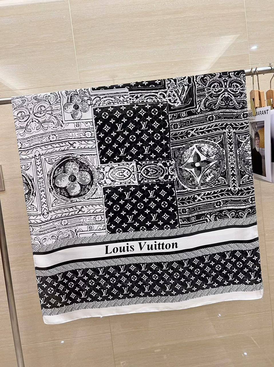 Silk scarf
40 dhs❣️

Zain60
❣️❣️❣️