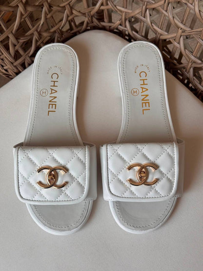 CHANEL 
✨ Collection
👠 36–41
💎 Premium Quality
🔥 Super Master
450 dhs🇦🇪🇦🇪

Zain198
♥️♥️♥️