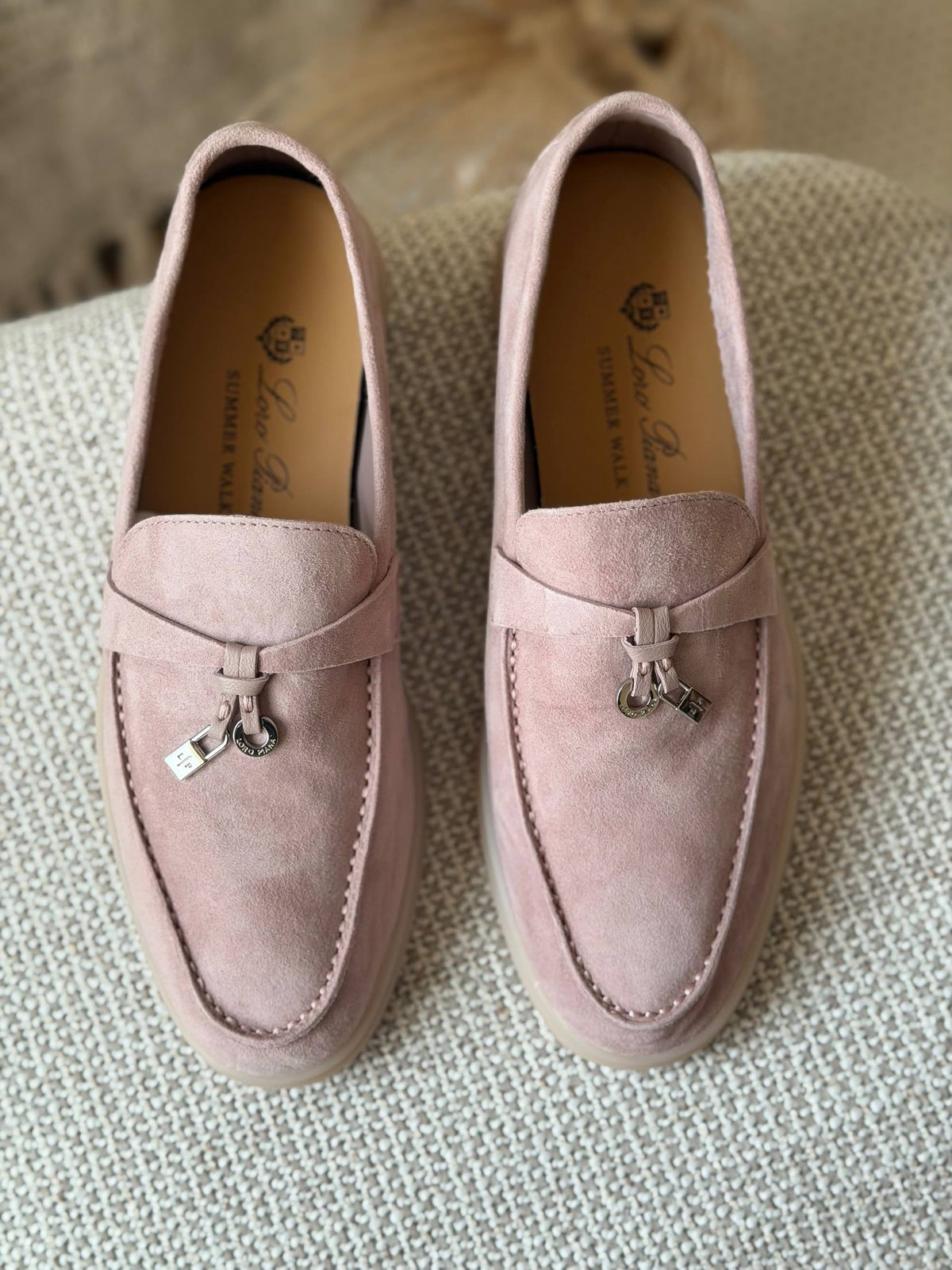 LORO PIANO

✨ new Collection
👠 36–41
💎 Premium Quality
🔥 Super Master
💰 430 dhs🇦🇪🇦🇪

Zain198
♥️♥️♥️