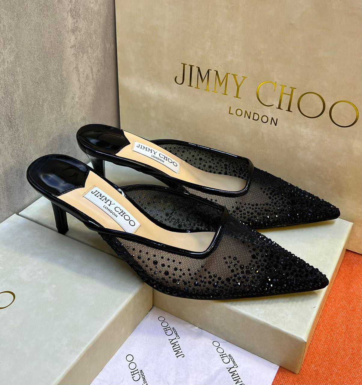 JIMMY CHOO  
MASTER QUALITY 
SIZE 36-41 AVAILABLE 
230 dhs✅

Zain88
♥️♥️♥️