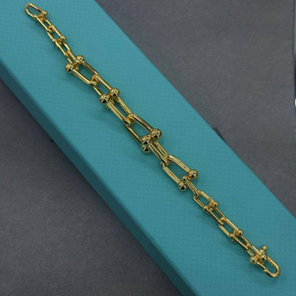 Tiffany Set* 💎
Necklace 
Earrings 
Bracelet 
*Master Quality* 💐

*180* AED normal box 📦

Zain48
♥️♥️♥️