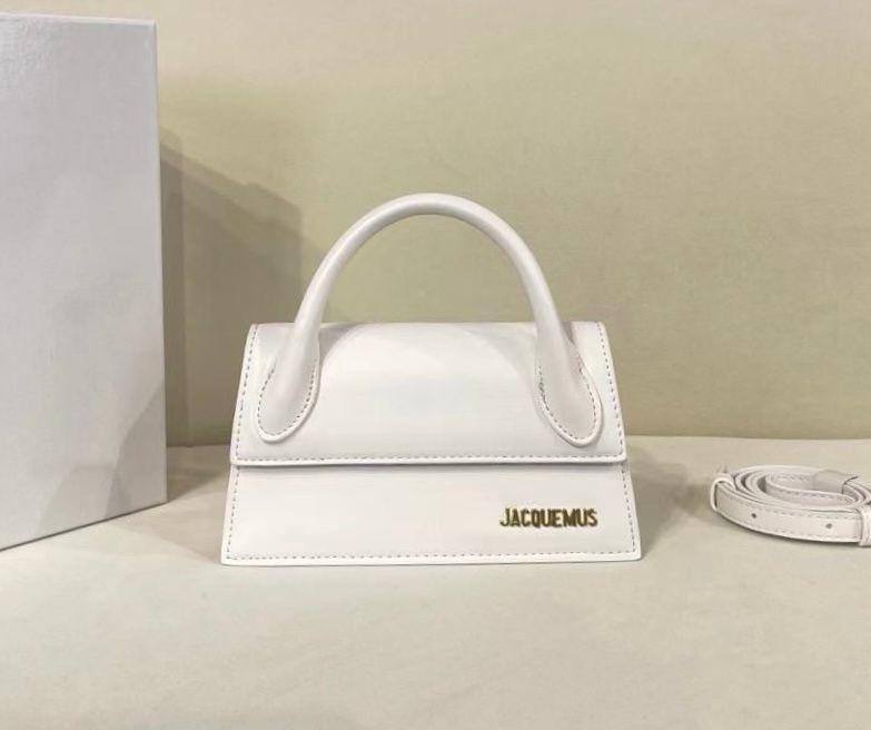 JACQUEMUS 

NEW CAME 
GOOD QUALITY
 WITH BOX 

110 dhs🇦🇪🇦🇪🇦🇪

Zain295
♥️♥️♥️