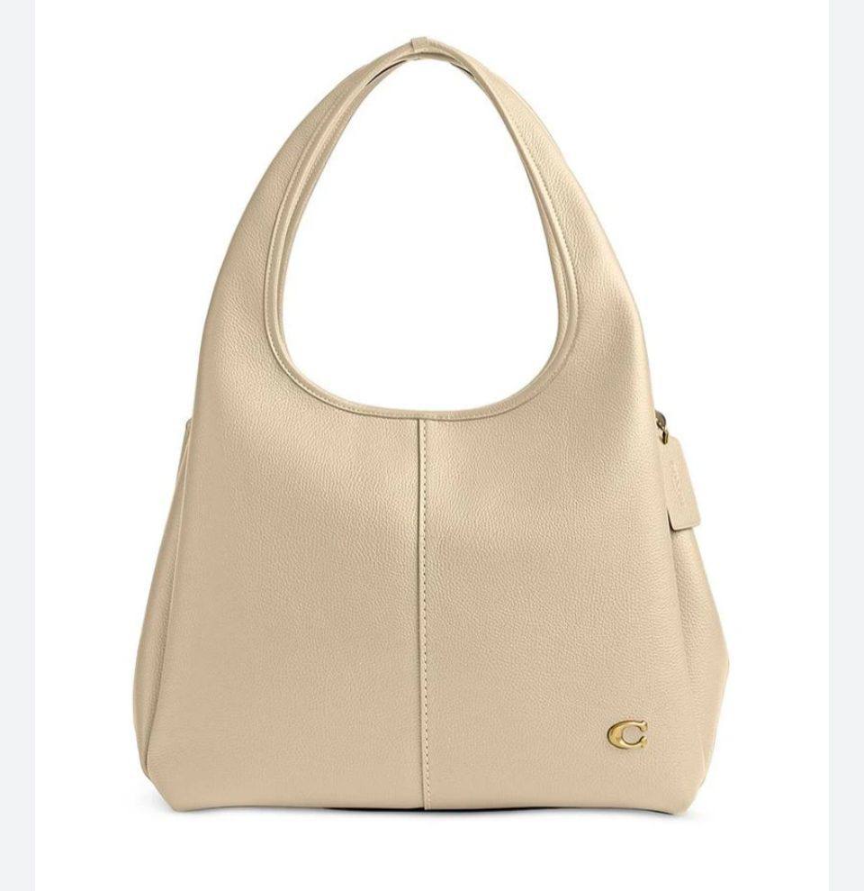 Coach

110 dhs❣️

with box
🎁🎁🎁

Zain177
♥️♥️♥️