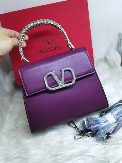 🎊Big Offer 🎉
💎Valentino V Sling
1⃣️First quality 
Size : 26 *19 cm
Offer price 
75 dhs🪙🌺
with box 🎁

Limit Stock

Zain115
♥️♥️♥️