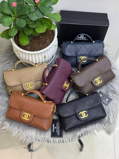 CHANEL
SIZE  ………20CM 🥰
90 dhs💓
with Box🌷
🎁🎁🎁

Zain244
♥️♥️♥️