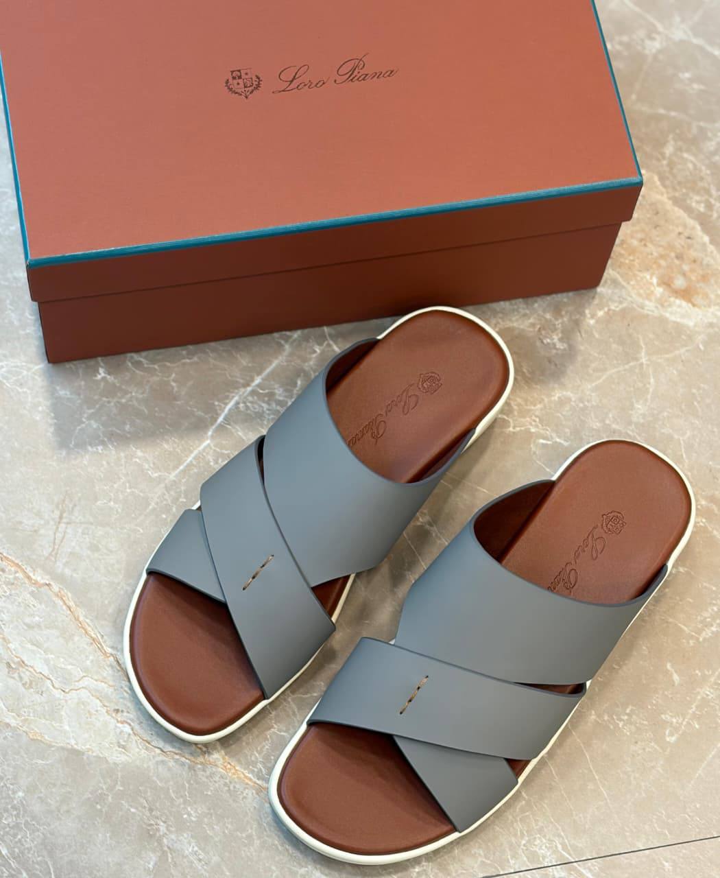 Loro piana 
slippers for men master quality 
290 dhs🌺
size available (40to46) 6to12

Zain59
♥️♥️♥️