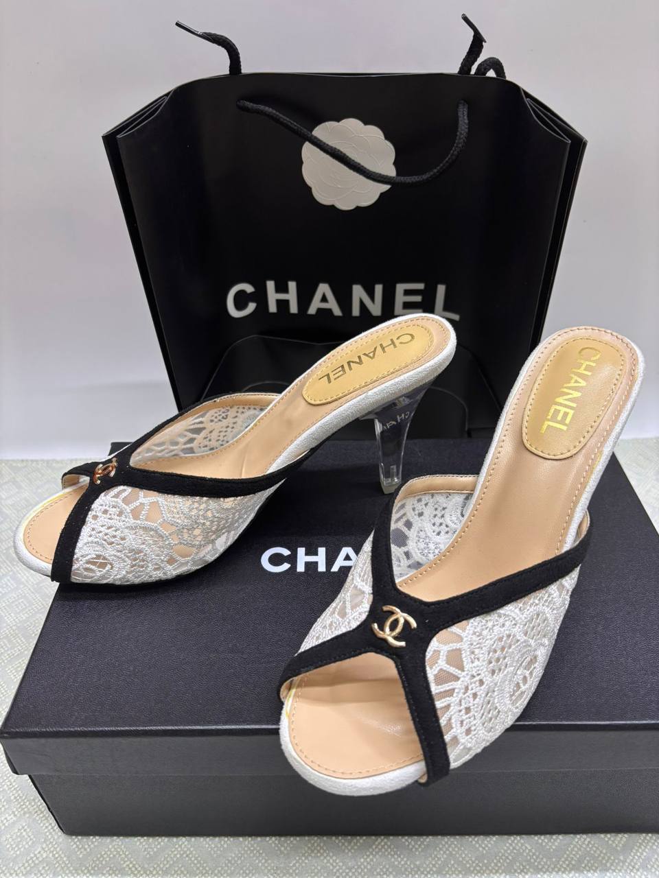 Chanel
Size 36-41
120 dhs✅

Zain145
♥️♥️♥️