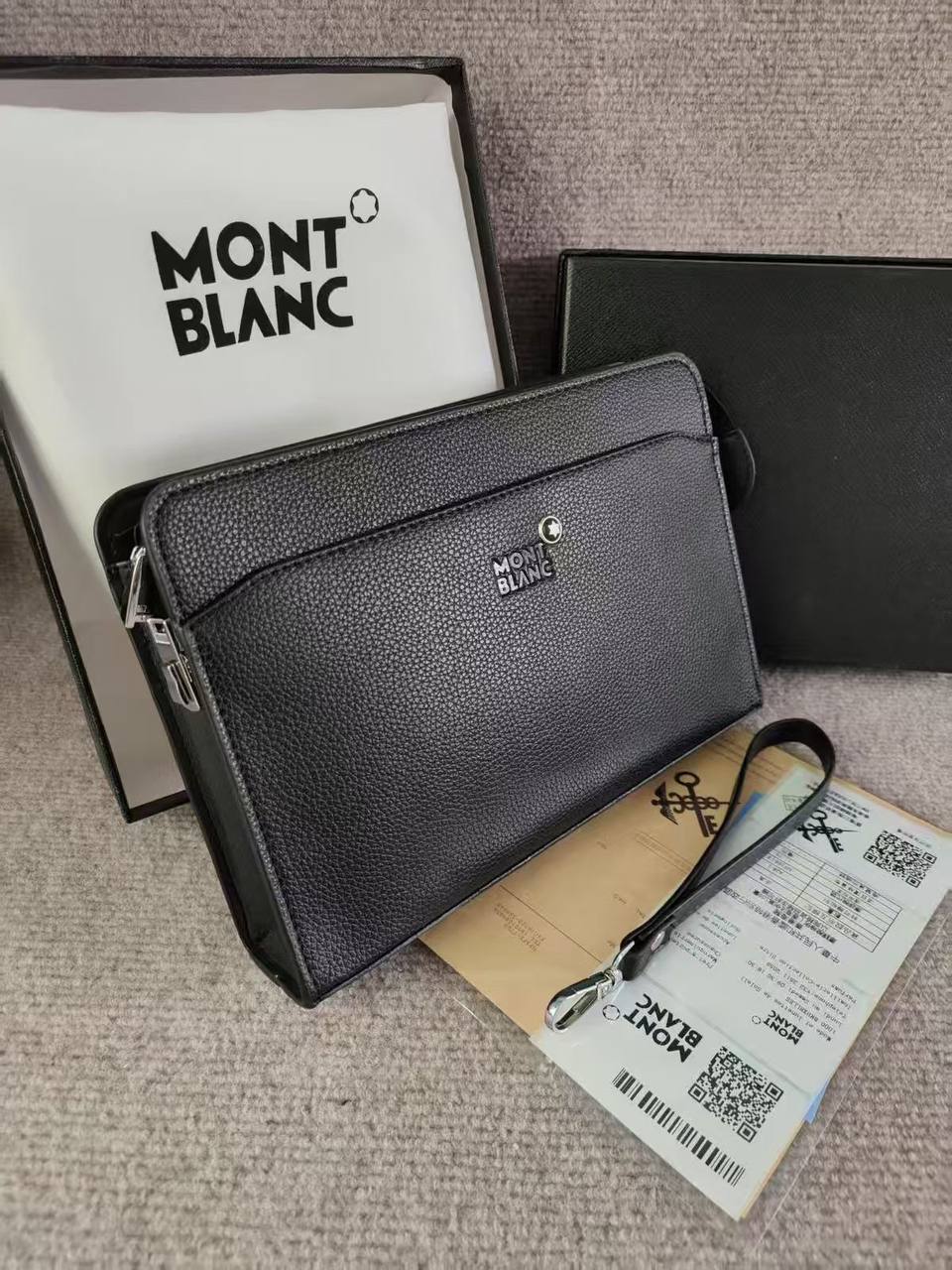 Pouch
With box 
🎁🎁🎁

90 dhs✅

Zain190
♥️♥️♥️