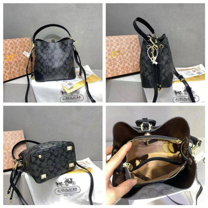 Coach
22.5*21.5*13.5 cm

90 dhs🪙🌨️

with box
🎁🎁🎁

Zain17
♥️♥️♥️