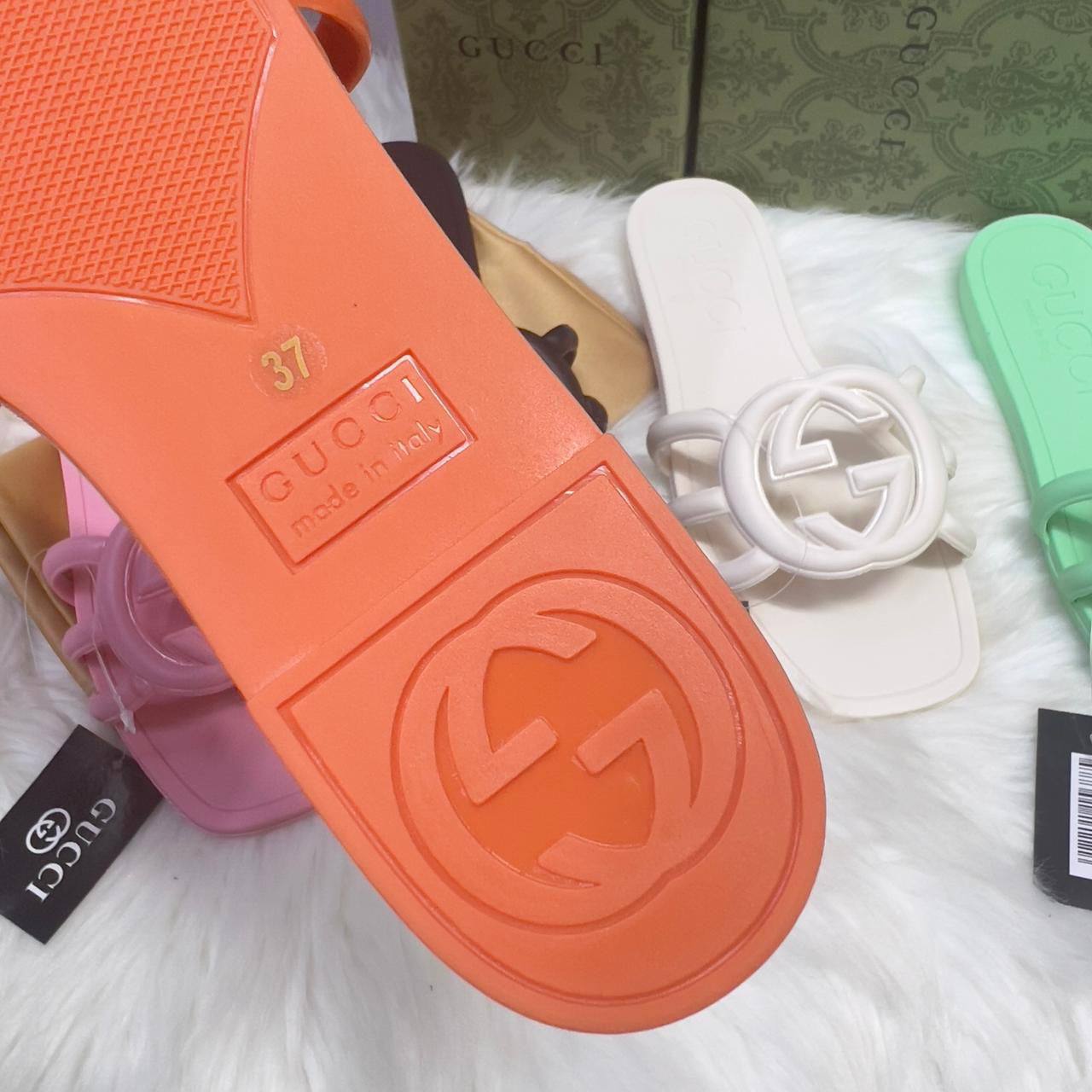 GUCCI  
120 dhs❣️
Size 36-41 available

Zain88
♥️♥️♥️