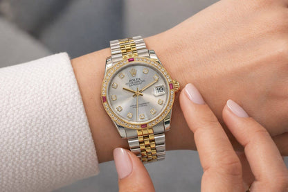 Rolex watch for ladies good quality 
230 dhs❣️
 (size 31mm)

Zain59
♥️♥️♥️
