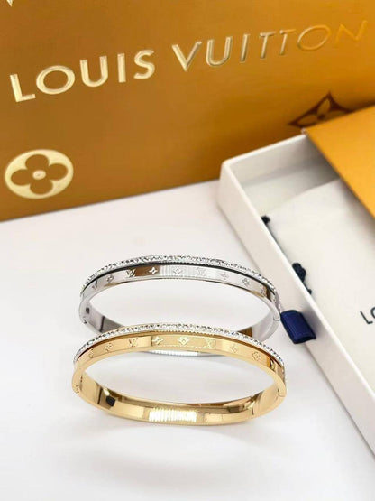 Bangles

20 dhs💚

normal box🎁

Zain216
♥️♥️♥️