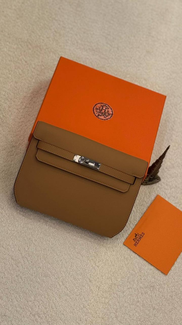 Hermes
Master
  25Cm 

With Box
🎁🎁🎁

280 dhs✅

Zain131
♥️♥️♥️