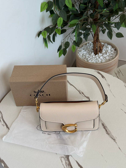 Coach
Best quality
With box’s
🎁🎁🎁

95 dhs❣️

size 21cm

Zain158
♥️♥️♥️