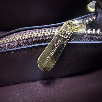 MK 
GOOD QUALITY 
WITH POUCH  
110 dhs🇦🇪🇦🇪

Zain39
♥️♥️♥️