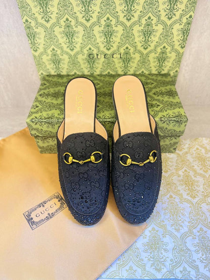 OFFER 
Discount
140 dhs🪙🖤
SIZE 36-41 available
Limit Stock

Zain88
♥️♥️♥️