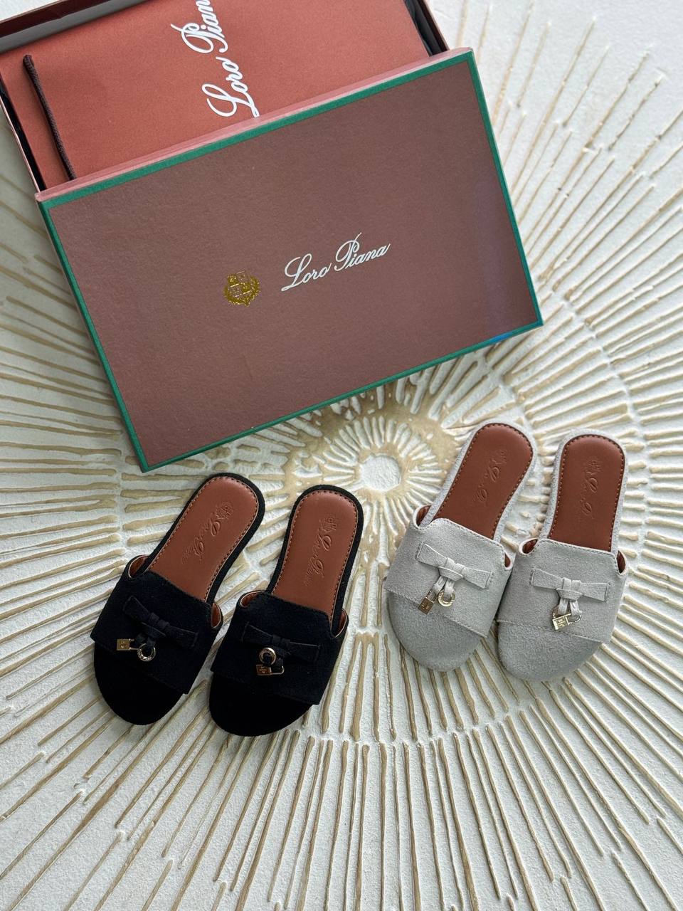 Loro Piana
 Super master quality 😍
Size:26To 37
240 dhs🌺

Zain261
♥️♥️♥️