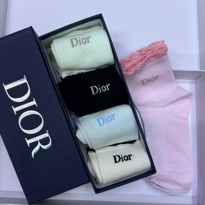 Socks
With box 
45 dhs✅
Inside box…5pc

Zain93
♥️♥️♥️
