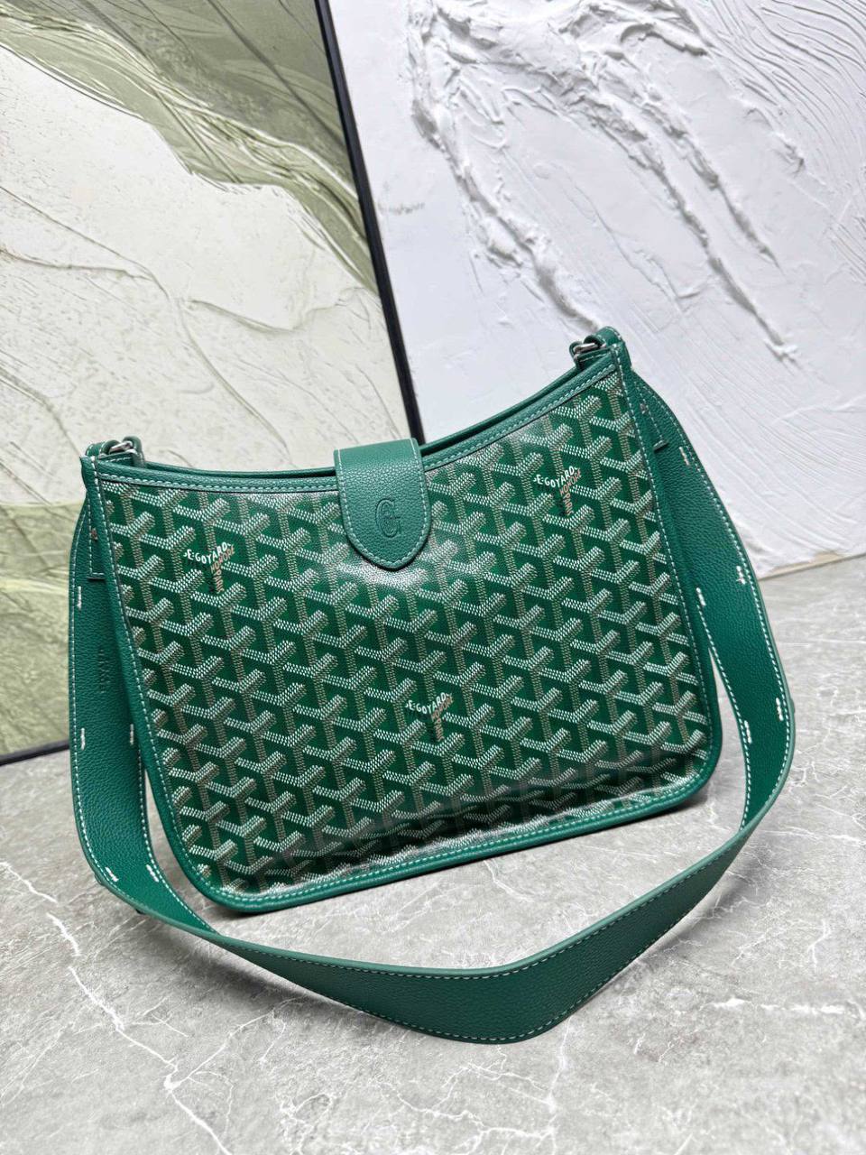 Goyard 🙋🏻‍♀️💕
Master🌺🌺
27cm🫶🏼🫶🏼  
260 dhs💓

Zain297
♥️♥️♥️