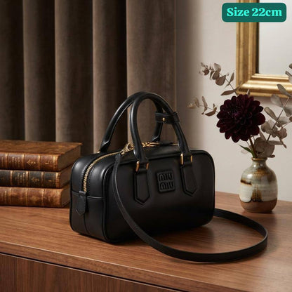 Miu miu

Good quality 

with box 
100 dhs🇦🇪🇦🇪

Zain186
♥️♥️♥️