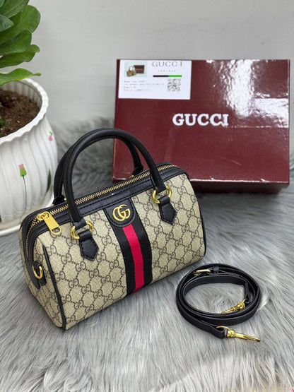 GUCCI
SIZE …….22CM🥰
90 dhs🗽
with BOX🌷

Zain244
♥️♥️♥️