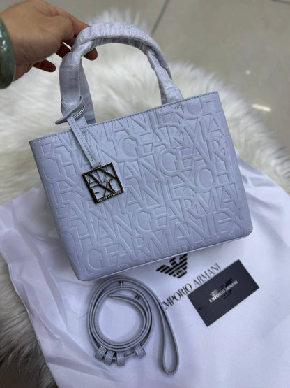 💖  Emporio Armani
1⃣️ First quality
Size: 23 * 19 cm
90 dhs🌺

Zain115
♥️♥️♥️