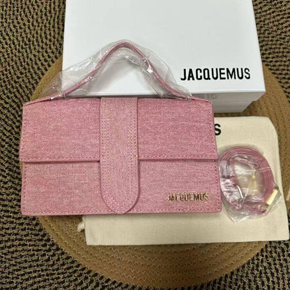 Jacquemus
110 dhs🪙🌨️
size：22CM
Good quality 

with box
🎁🎁🎁

Zain35
♥️♥️♥️