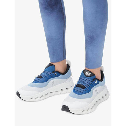 LOEWE PRE-LOVED x On Cloudtilt 2.0 running ‘Blue and White’💙🤍
36-45 AVAILABLE 🤩
220 dhs🪙🌨️

Zain242
♥️♥️♥️