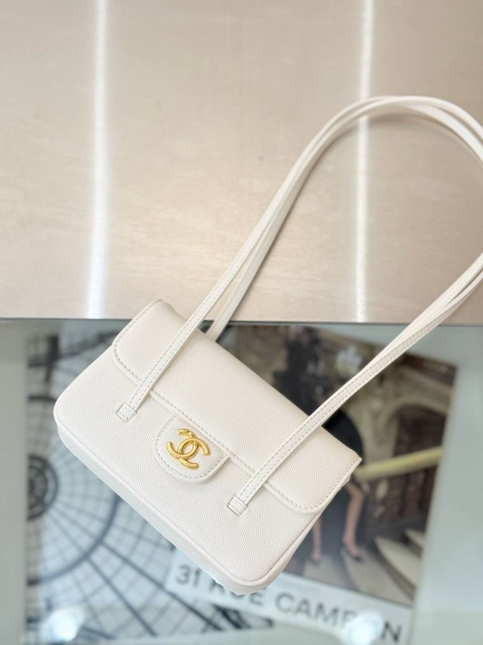 Chanel
Master
22 cm
290 dhs✅

Zain297
♥️♥️♥️