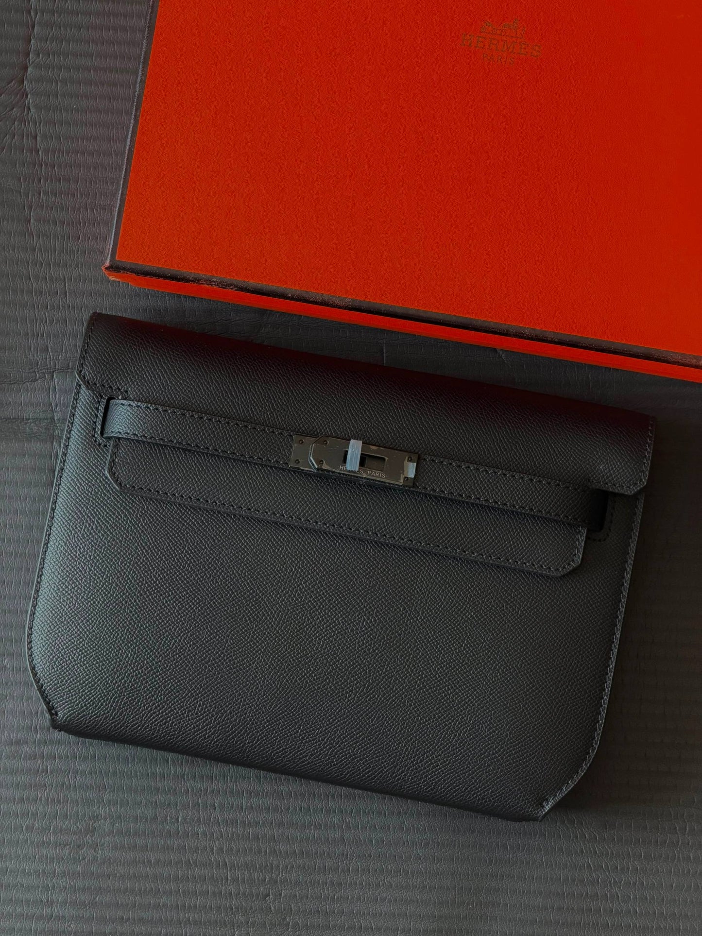 Hermes depech 25cm💕master quality😍with box❤️
360 dhs🇦🇪🇦🇪

Zain52
♥️♥️♥️