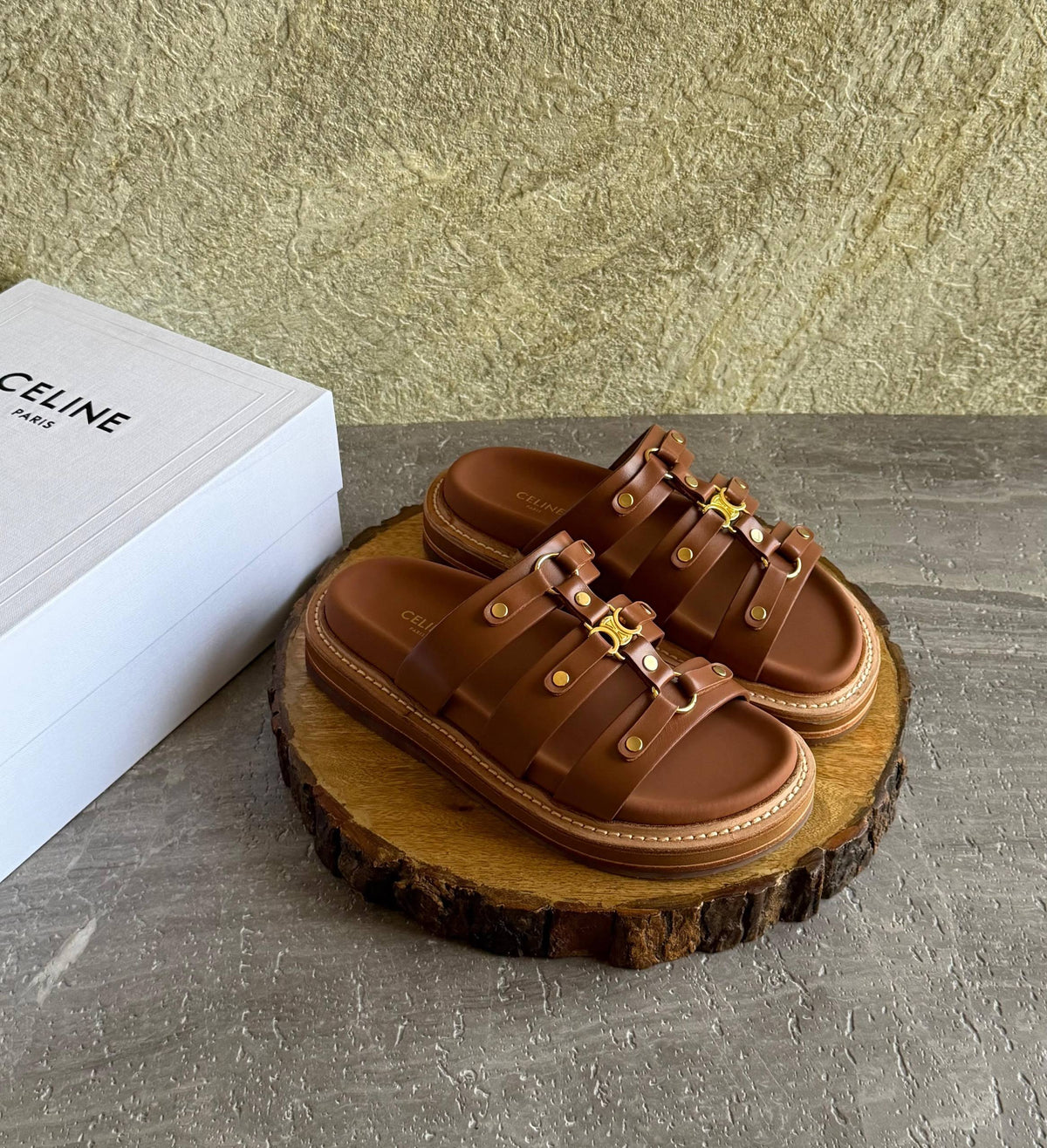 CELINE
SuperMaster Quality 💯
430 dhs🇦🇪🇦🇪
Size: 36-41💥

Zain171
♥️♥️♥️