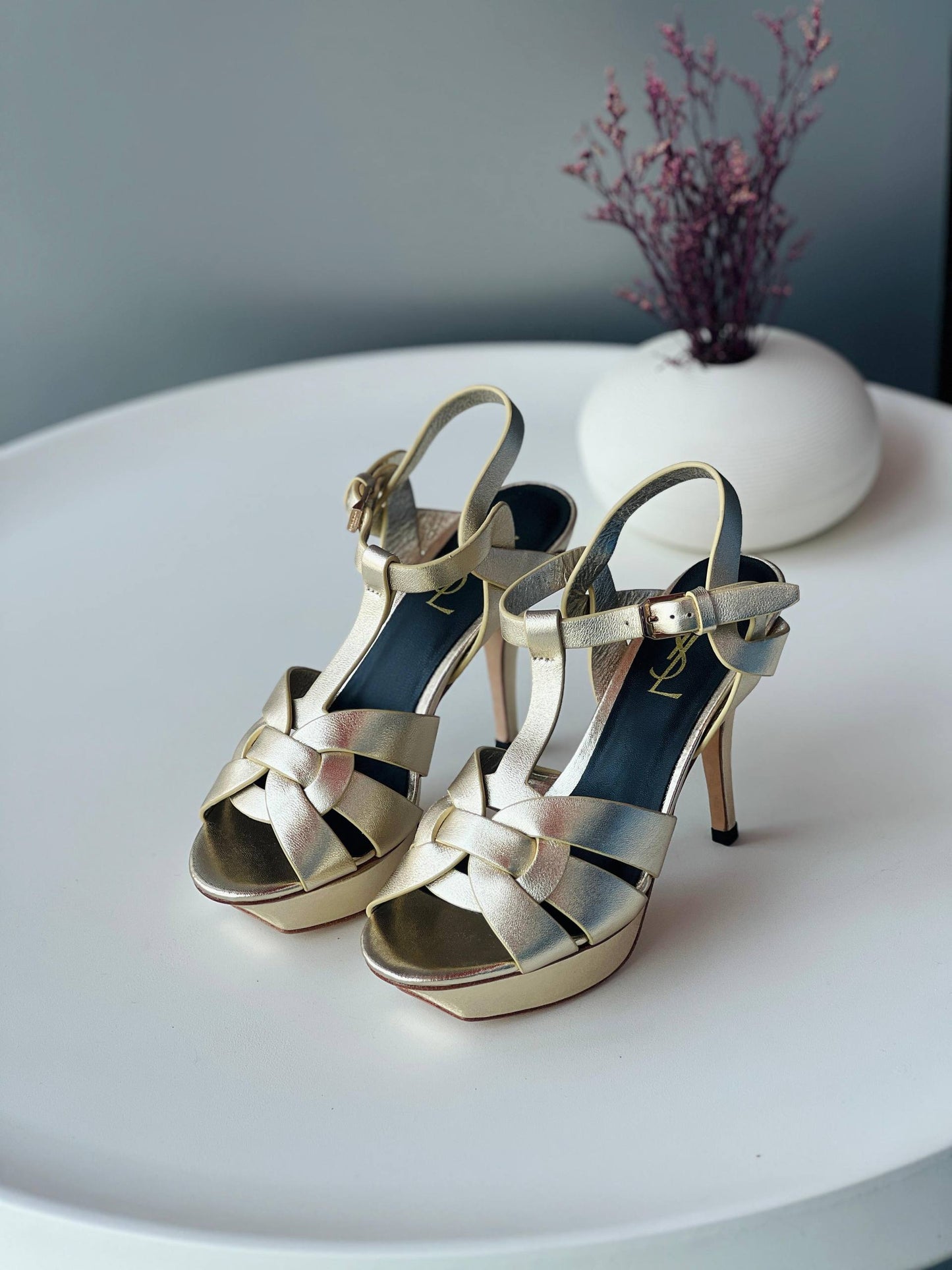 YSL 
36_41
Super high quality* 
450 dhs❣️

Zain176
♥️♥️♥️