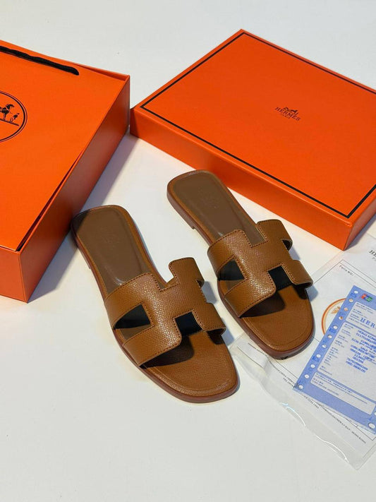 NEW CAME
HERMES SLIPPER
GOOD QUALITY
85 dhs❣️
36 TO 41

Zain40
♥️♥️♥️