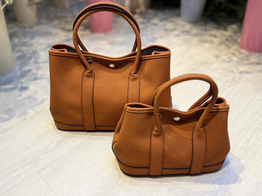HERMES
 GARDEN BAG
25cm  95 dhs✅
30cm  105 dhs✅

Zain44
♥️♥️♥️