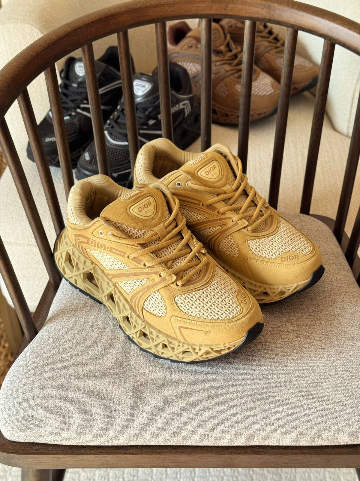 DIOR B 35 top sneakers

vip quality

Size: 40 to 46 
560 dhs🇦🇪🇦🇪

Zain185
♥️♥️♥️