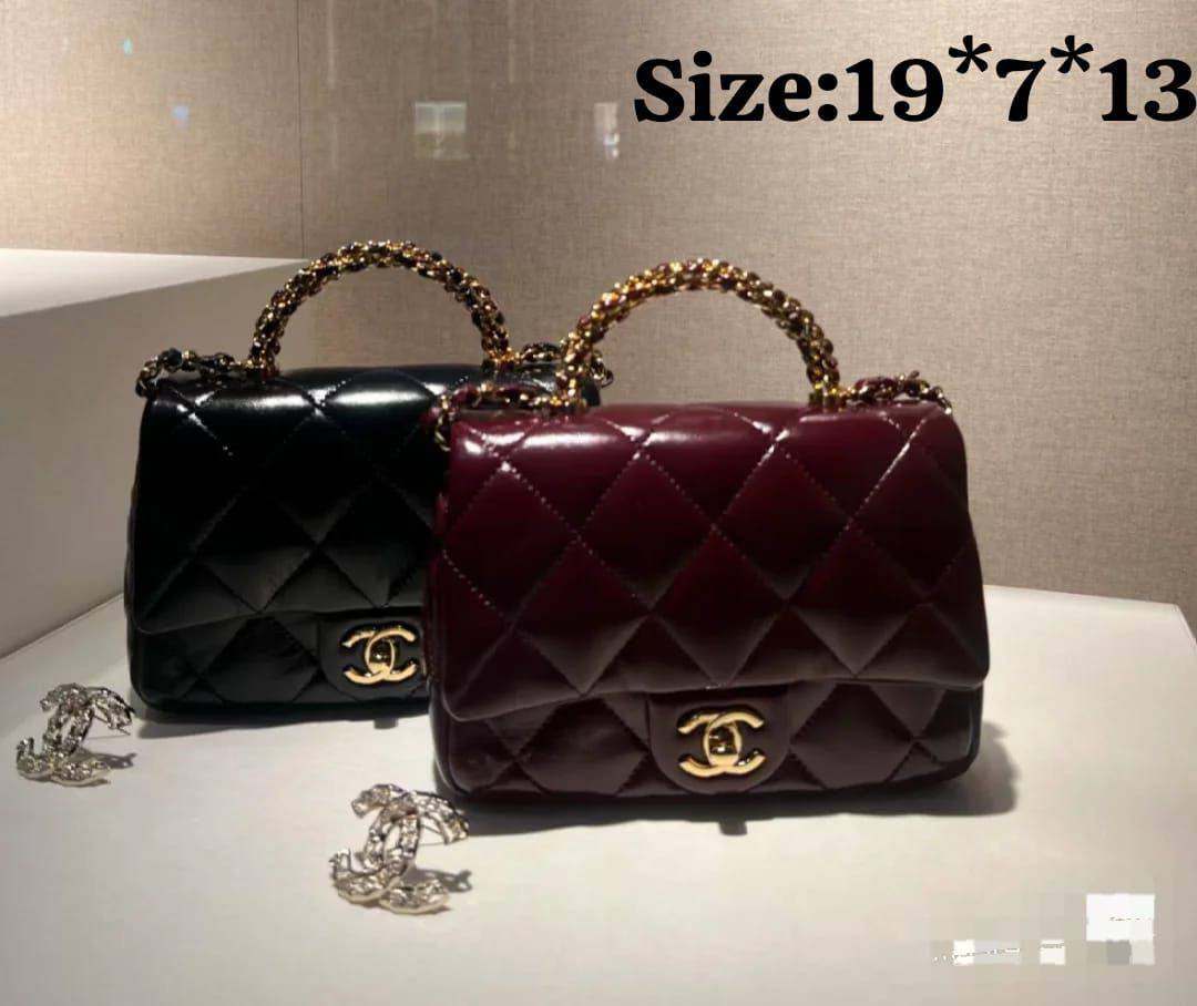 Chanel
100 dhs❣️
size:19*7*13
Good quality，Believe me
With box
🎁🎁🎁

Zain07
♥️♥️♥️