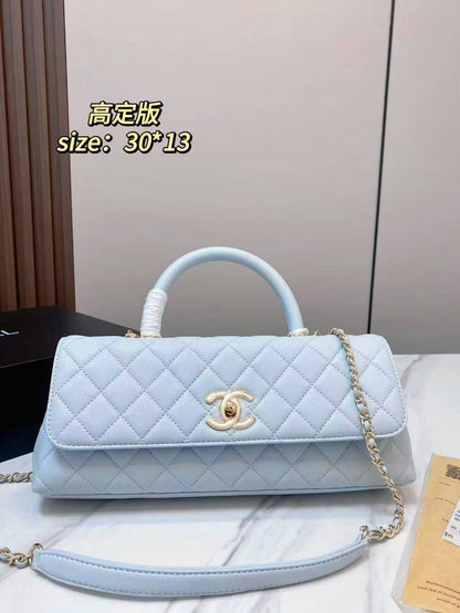 Chanel

200 dhs
 with box

Zain38
♥️♥️♥️