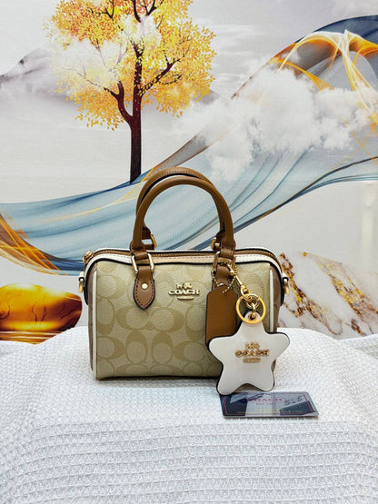 COACH
Best quality WITH BOX
100 dhs🇦🇪🇦🇪
size 18CM

Zain290
♥️♥️♥️