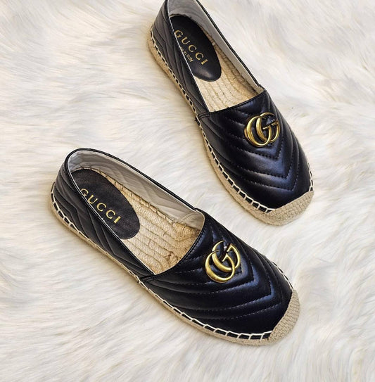 GUCCI 
280 dhs✅
*SIZE  36   TO   42*

Zain224
♥️♥️♥️