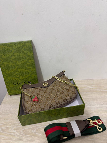 Gucci

95 dhs🗽

with box
🎁🎁🎁

size 24cm

Zain26
♥️♥️♥️