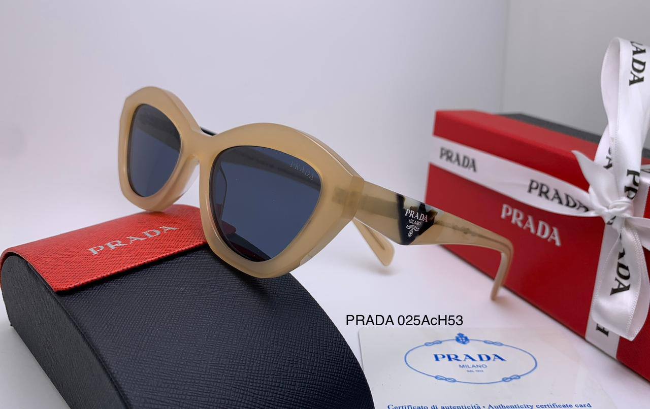 Prada
Super master quality 
190 dhs💓

Zain126
♥️♥️♥️