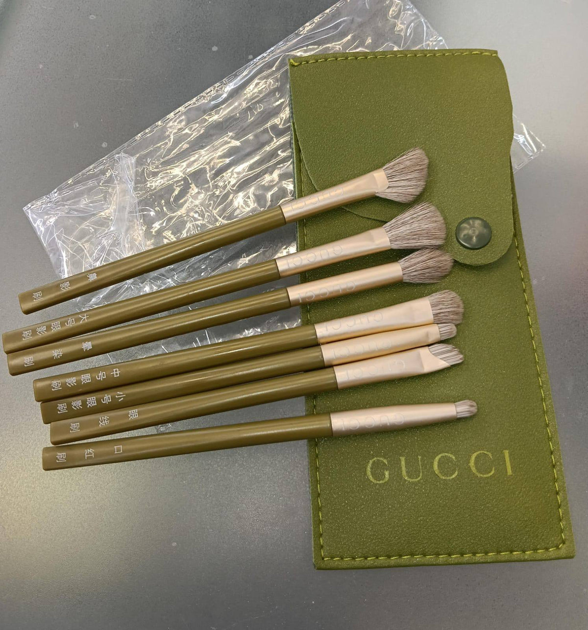 GUCCI BRUSH 
40 dhs🇦🇪🇦🇪 each 

Zain01
♥️♥️♥️