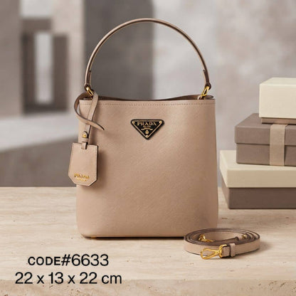 Prada ᴘᴀɴɪᴇʀ ʙᴜᴄᴋᴇᴛ ʙᴀɢ
sᴀғғɪᴀɴᴏ ʟᴇᴀᴛʜᴇʀ
ғᴇᴀᴛᴜʀɪɴɢ ᴛʀɪᴀɴɢʟᴇ ʟᴏɢᴏ ᴘʟᴀǫᴜᴇ
ɢᴏʟᴅ ʜᴀʀᴅᴡᴀʀᴇ
ᴡɪᴛʜ ʟᴏɴɢ ʙᴇʟᴛ sᴛʀᴀᴘ
sɪᴢᴇ: 22 cm

75 dhs✅

Zain31
♥️♥️♥️