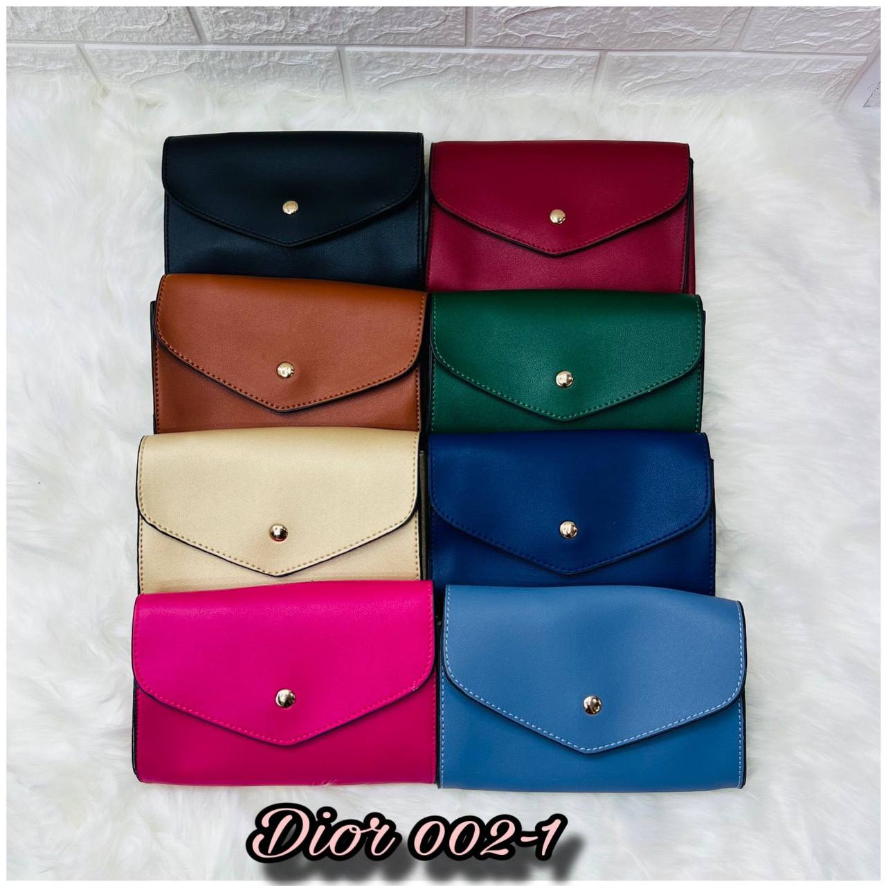 Dior with Wallet 
110 dhs🪙🌨️

Zain232
♥️♥️♥️
