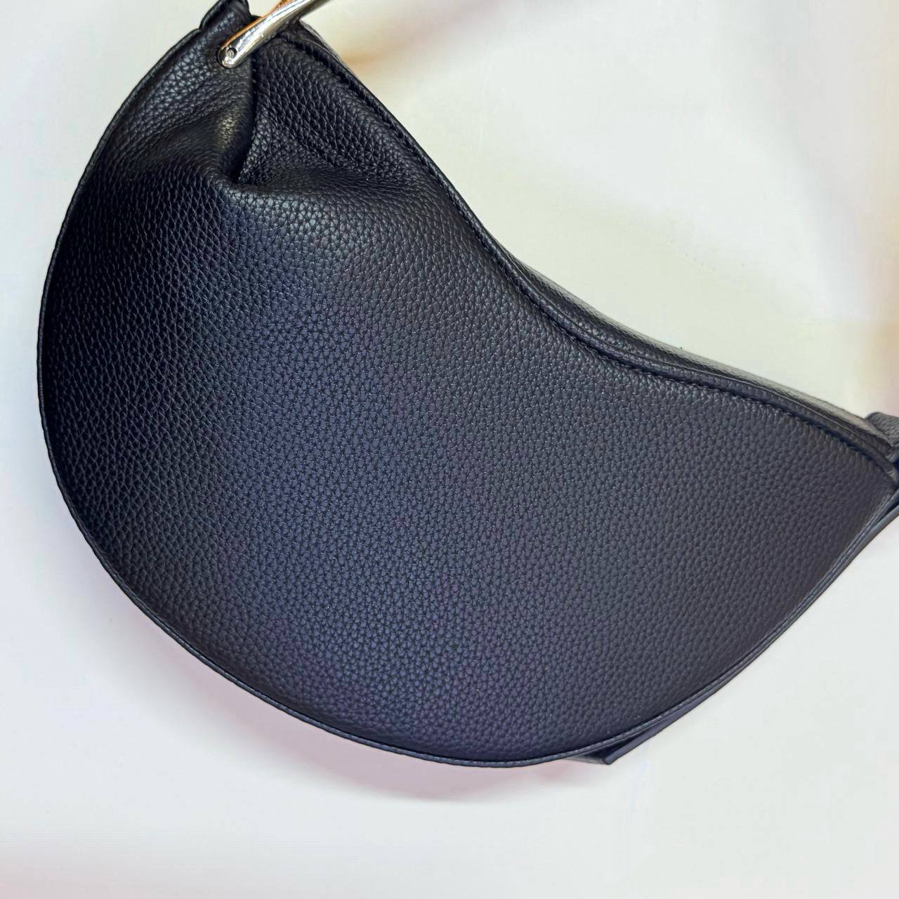 POLENE 
HIGH QUALITY 
100 dhs❣️
SIZE: 26cm

Zain39
♥️♥️♥️
